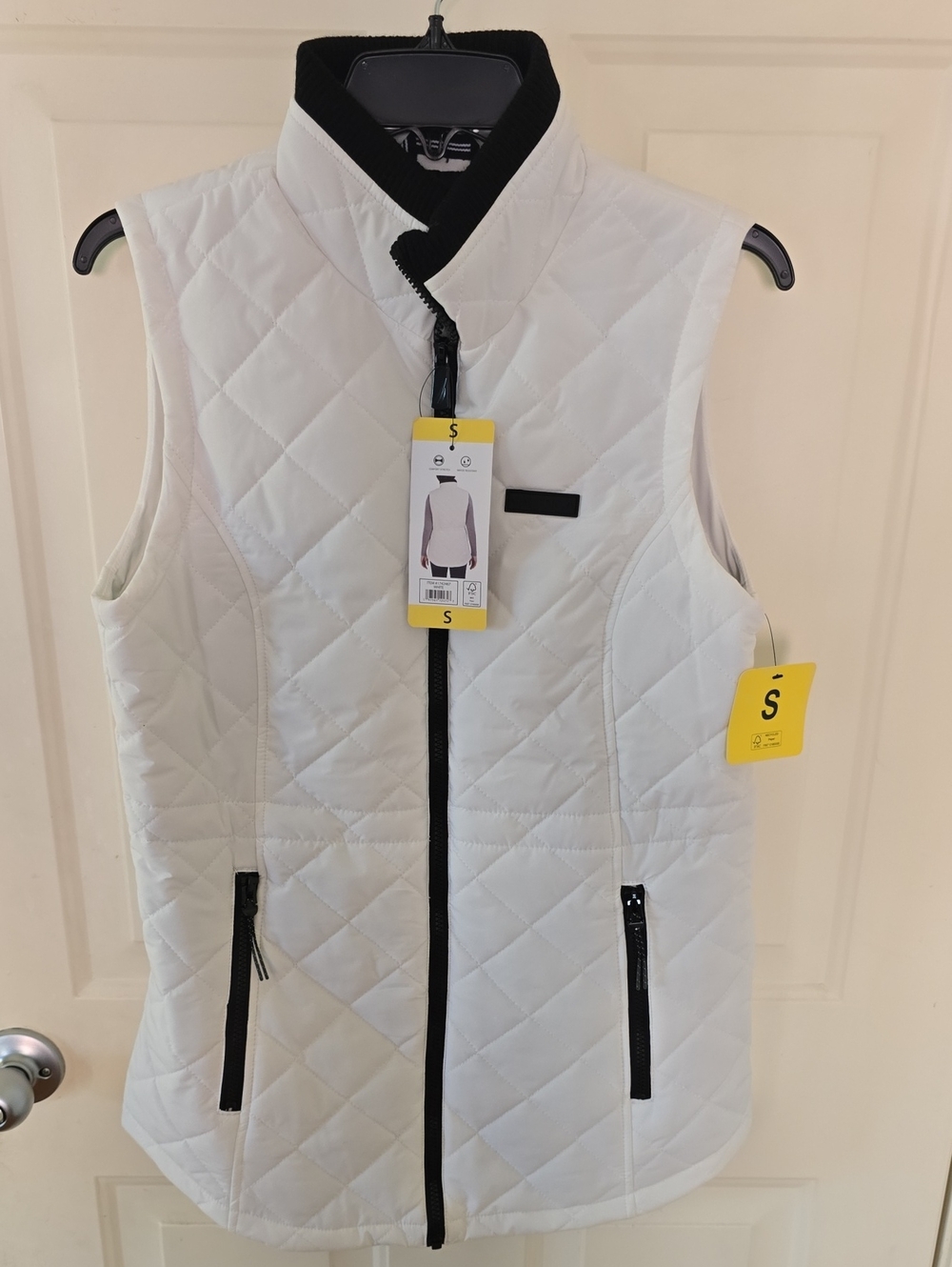 BRAND NEW Nautica Quilted White Women's Vest with Black Trim